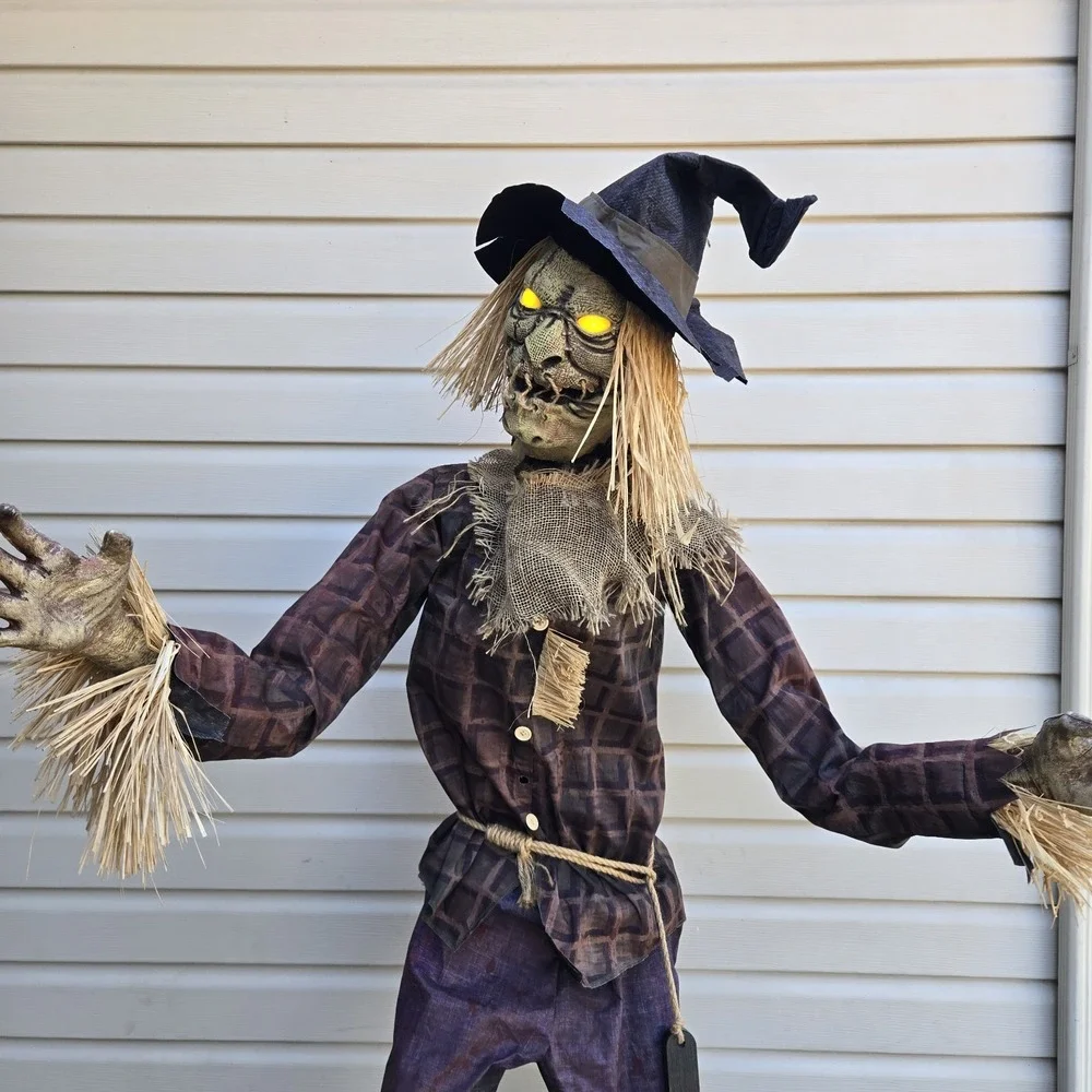 Spirit Halloween Strawman Scarecrow animated Talking prop W Box 6.6ft Eyes Light